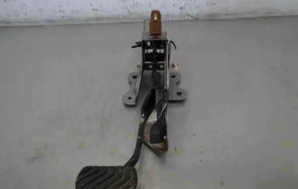 Renault Kadjar Brake pedal