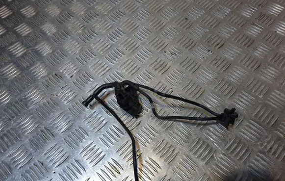 Volkswagen Touareg II Vacuum valve 1K0906283A 1K0906283
