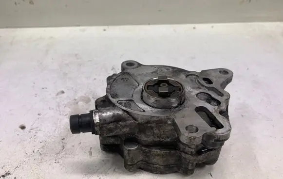 Volkswagen PASSAT B6 Vacuum pump 03G145209