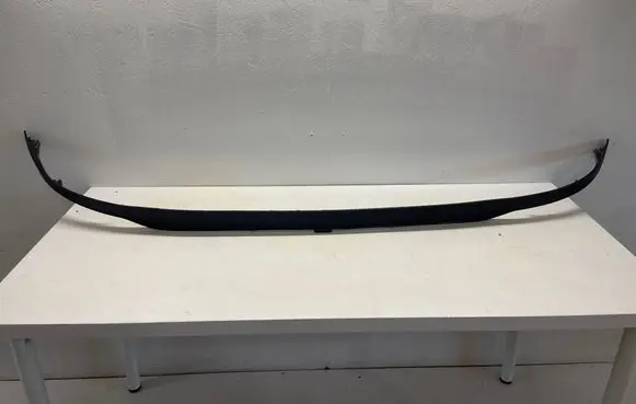 Front bumper lip