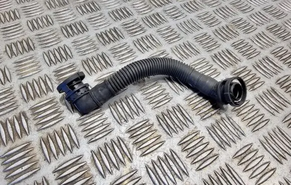 Volkswagen PASSAT B7 Breather hose/pipe 03l103493ae