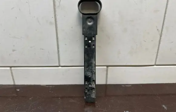 Headlight/headlamp mounting bracket