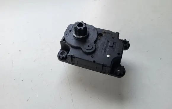 Nissan Qashqai A/C air flow flap actuator/motor 
