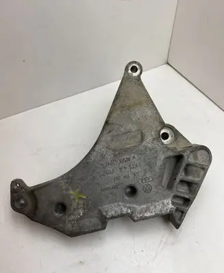 Volkswagen Golf VI Engine mounting bracket 03L199207