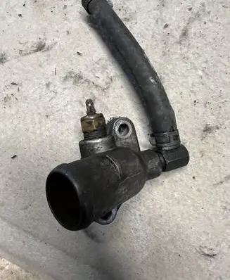 Mitsubishi Pajero Engine coolant pipe/hose