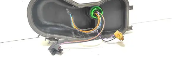 Ford Mondeo Mk III Headlight/headlamp dust cover