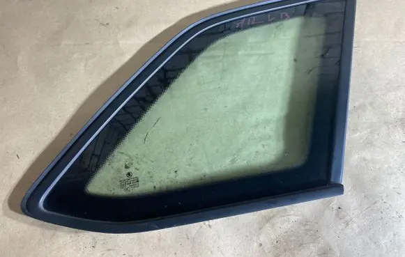 Skoda Fabia Mk3 (NJ) Rear side window 43R00048 DOT24M189AS2 E000255