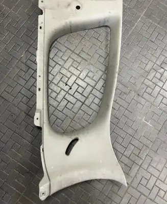 Toyota Yaris (D)pillar trim (top) 624710D010