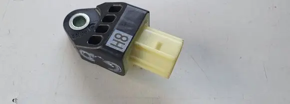 Toyota Yaris Airbag deployment crash/impact sensor