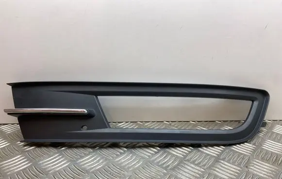 Volkswagen PASSAT B8 Front fog light trim/grill 3G0854662