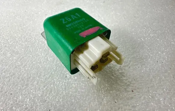Mazda 323 F Other relay 0568002120 Z5A1