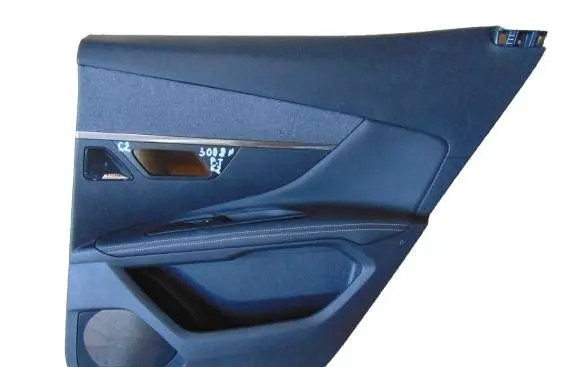 Peugeot 3008 II Coupe rear side trim panel 