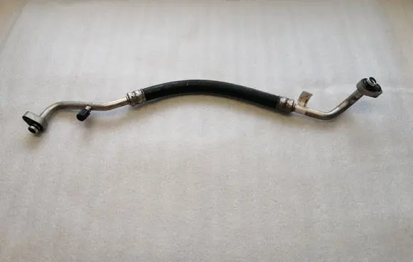 Air conditioning (A/C) pipe/hose