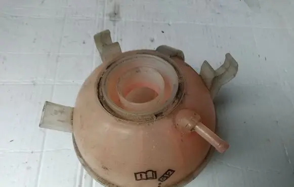 Volkswagen Golf V Coolant expansion tank/reservoir 1K0121407