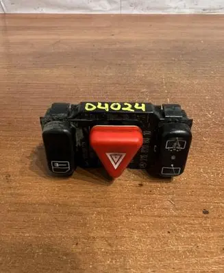 Mercedes-Benz E W210 Hazard light switch 2108208010 D4024