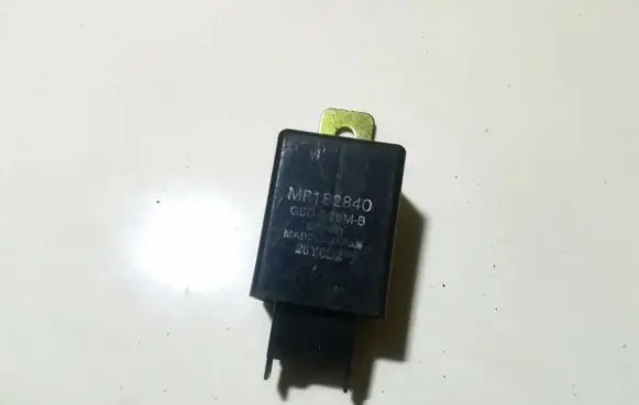 Mitsubishi Galant Other control units/modules mr182840 g8d-225m-b