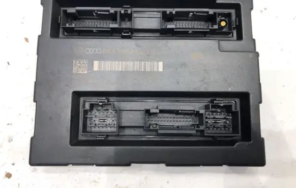 Audi A4 S4 B8 8K Central body control module 8K0907064AL