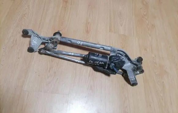 Nissan Primera Front wiper linkage and motor