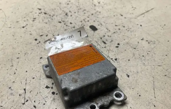 Nissan X-Trail T30 Airbag control unit/module 988208H40E 050618
