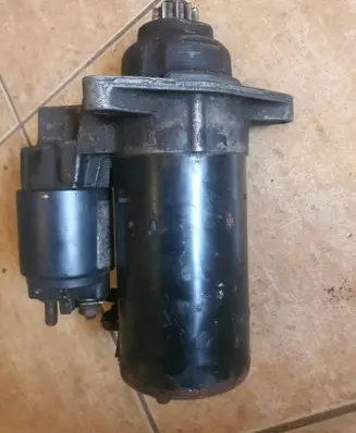 Volkswagen Transporter - Caravelle T4 Starter motor 1005821785