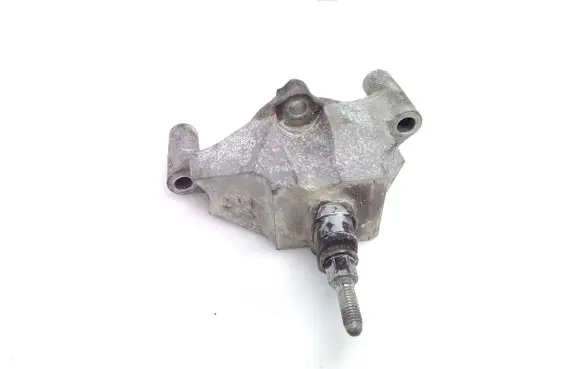 Nissan X-Trail T32 Engine mounting bracket