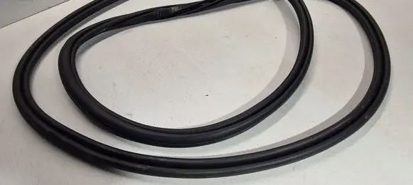 Volvo XC90 Front door rubber seal 3222919