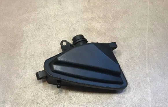 Mercedes-Benz ML W164 Intake resonator A6421400087