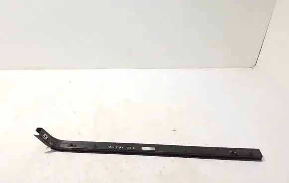 Renault Trafic III (X82) Sliding door middle roller runner 777606073R