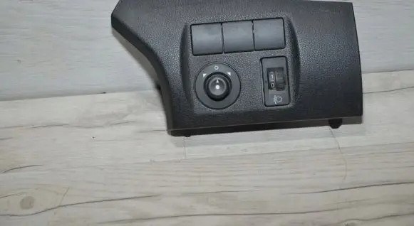 Dashboard lower bottom trim panel