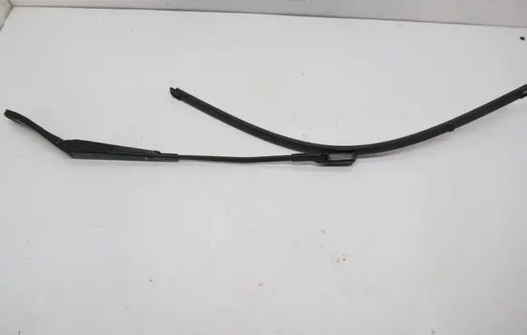 Volvo S60 Front wiper blade arm 30753504