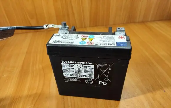 Mercedes-Benz S W221 Car battery A0019822708