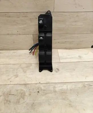 Mitsubishi Outlander Electric window control switch 8608A104 C8DD531M