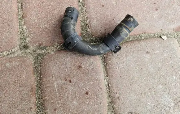 Opel Insignia B Engine coolant pipe/hose 55591997