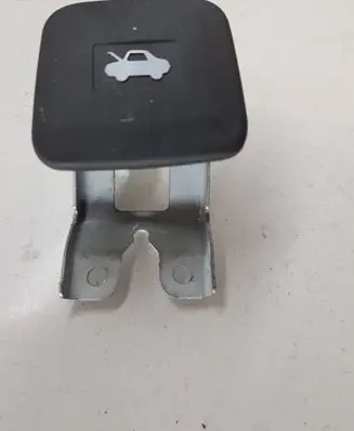 Chevrolet Captiva Engine bonnet (hood) release handle