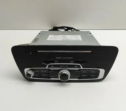 Audi Q3 8U Radio/CD/DVD/GPS head unit 8U1035192D