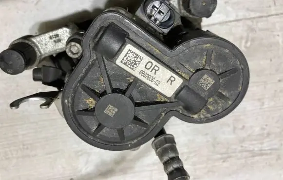BMW X2 F39 Rear brake caliper 6892606