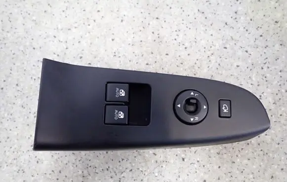 KIA Pro Cee'd I Tailgate/trunk/boot open switch 935701H021