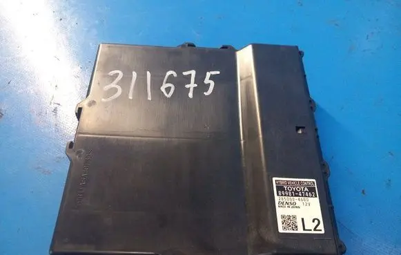 Toyota Prius xw60 Central body control module 8998147462
