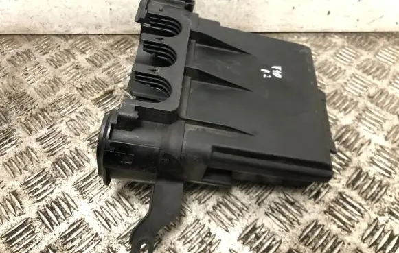 BMW 5 F10 F11 Other engine bay part 8508212