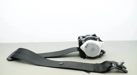 Audi Q3 8U Rear seatbelt 8U0857805B