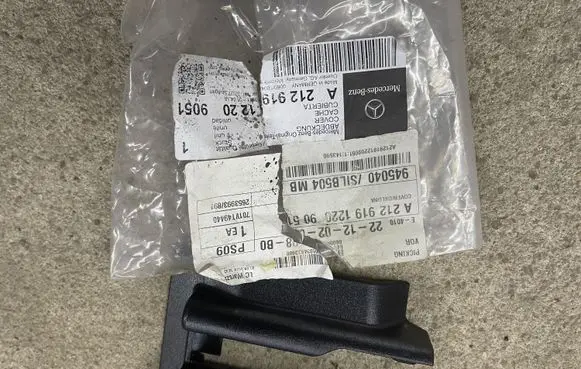 Mercedes-Benz E W212 Front driver seat rail trim A2129191220