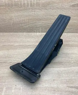 BMW 5 F10 F11 Accelerator throttle pedal 6789998 25916010