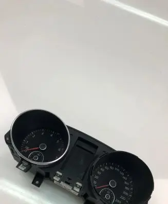 Volkswagen Golf VI Speedometer (instrument cluster) 5K0920870B