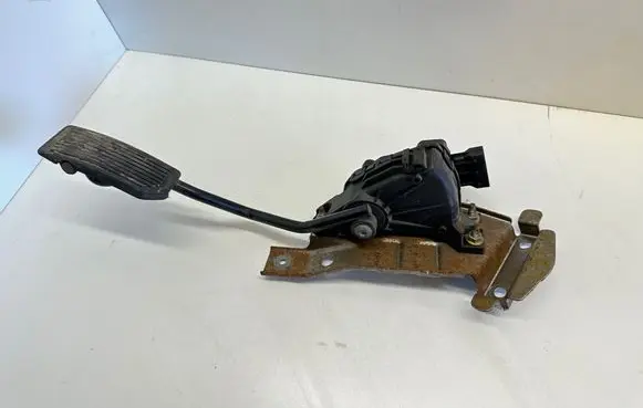 Nissan Primera Accelerator throttle pedal 18002AU410 6PV00862001