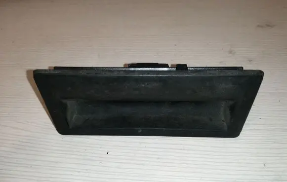 Volkswagen PASSAT B7 Tailgate opening switch 5N0827566T