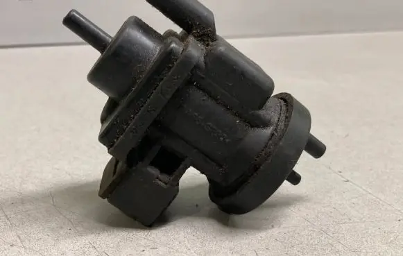 Mercedes-Benz C W203 Turbo solenoid valve A0005450427 4715396