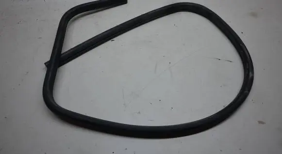 Rear door rubber seal (on body)