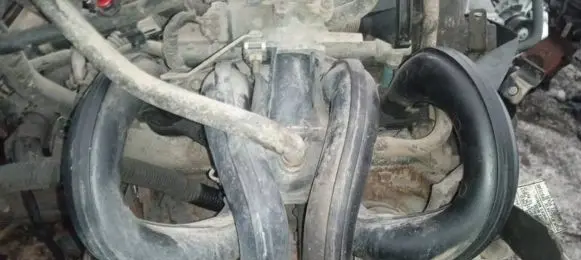 Toyota Yaris Intake manifold