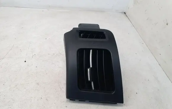 Toyota Prius (XW30) Dashboard side air vent grill/cover trim 5568647010
