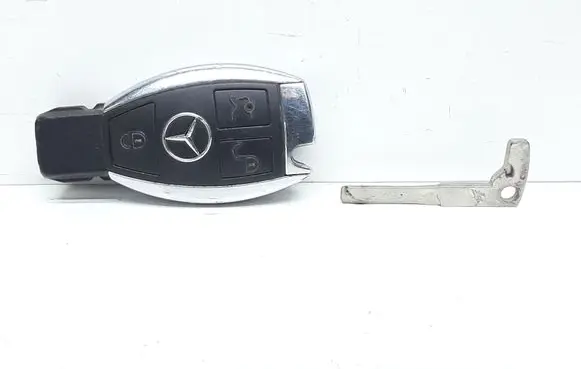 Mercedes-Benz C W205 Ignition key/card 